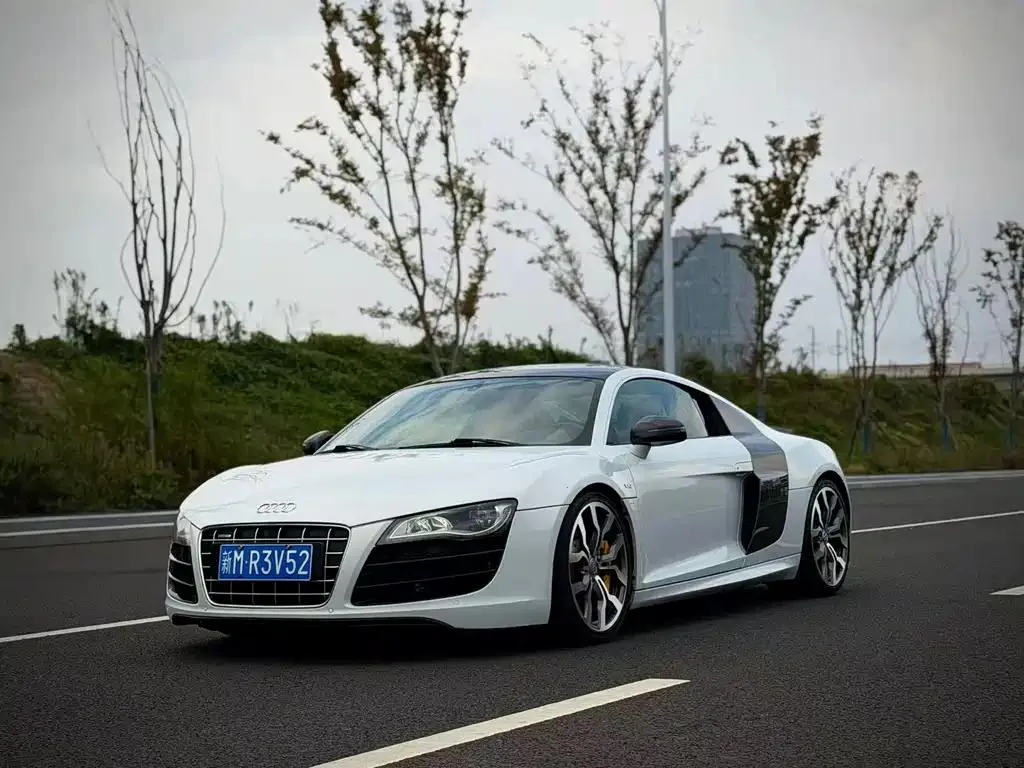 Audi R8 R8 2010 5.2 FSI quattro — photo 1