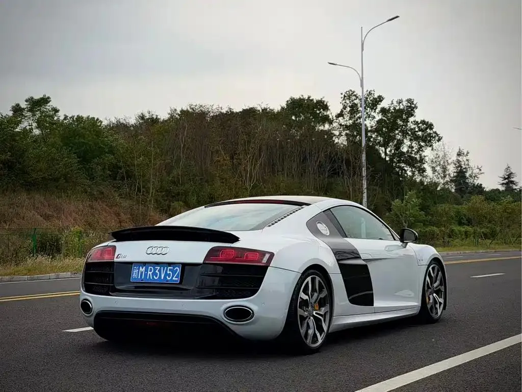 Audi R8 R8 2010 5.2 FSI quattro — Voir la photo 4