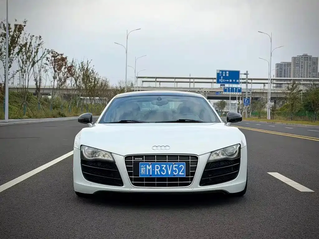 Audi R8 R8 2010 5.2 FSI quattro — Voir la photo 6