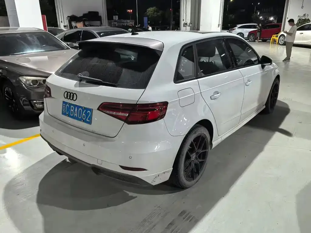 Audi A3 A3 2019 Sportback 35 TFSI Sports National V — عرض الصورة 3