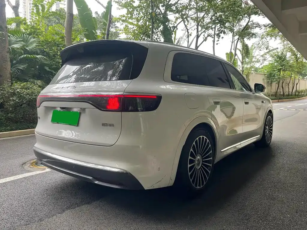AITO M8 Wenjie M8 2025 Extended Range Max Edition 37kWh 5-Seater — Voir la photo 6
