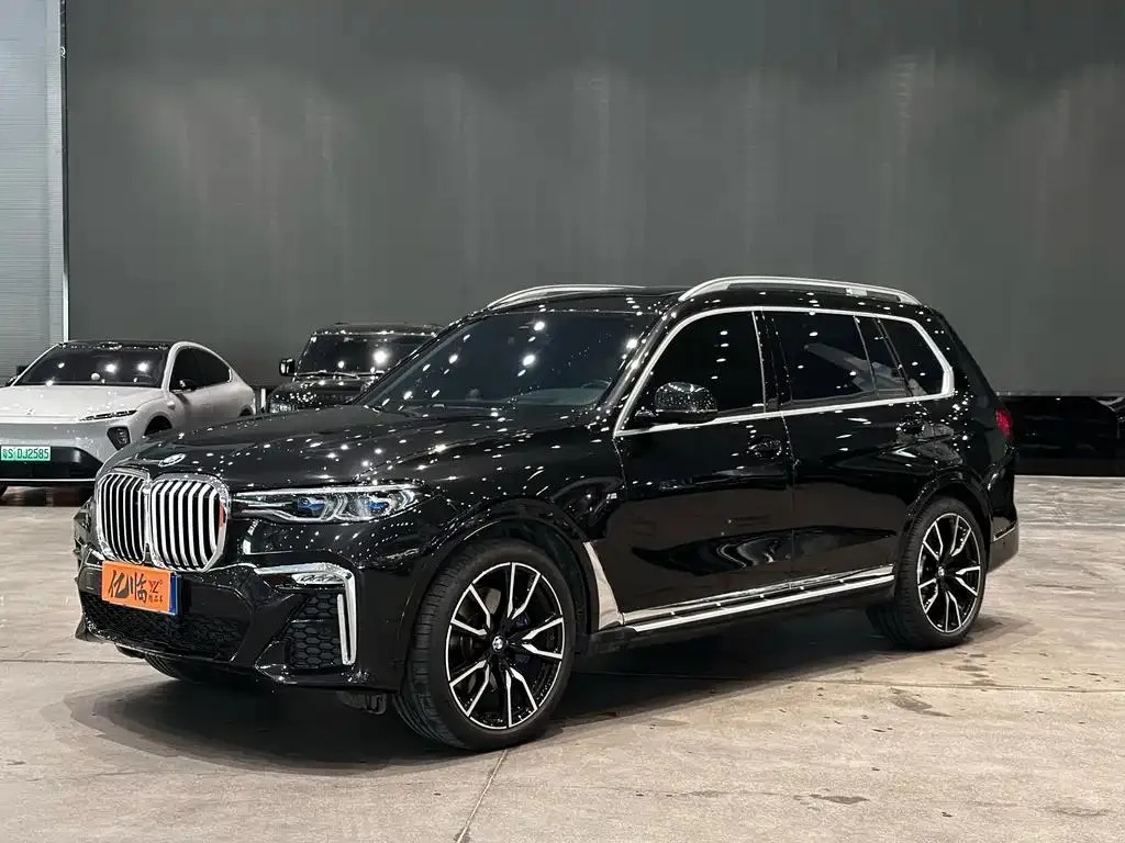 BMW BMW X7 — Black