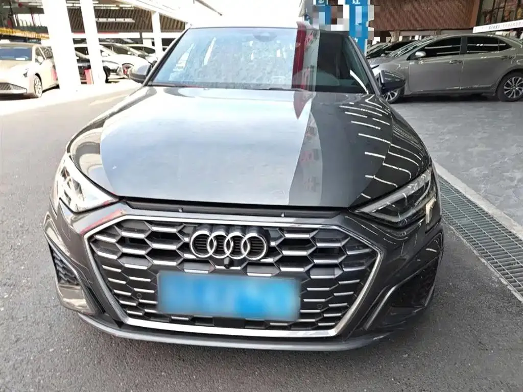 Audi A3 A3 2021 Sportback 35 TFSI Enjoy Life Edition — Voir la photo 3