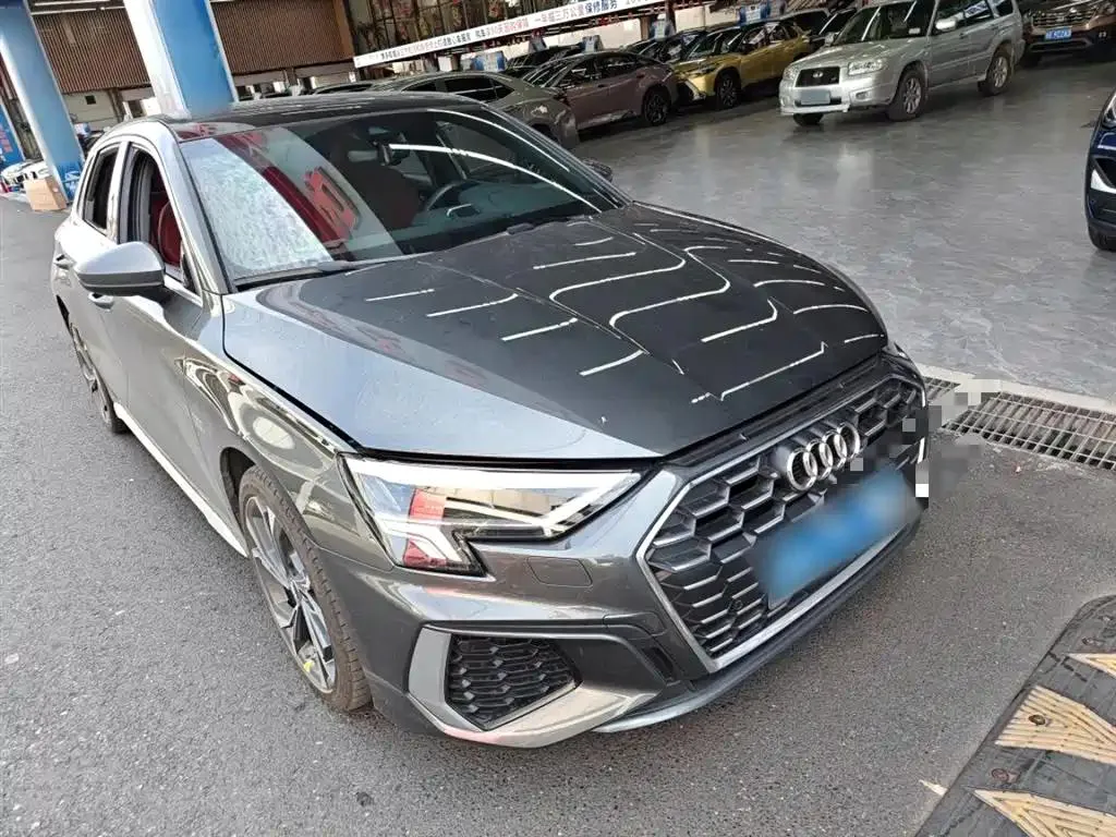 Audi A3 A3 2021 Sportback 35 TFSI Enjoy Life Edition — Voir la photo 4