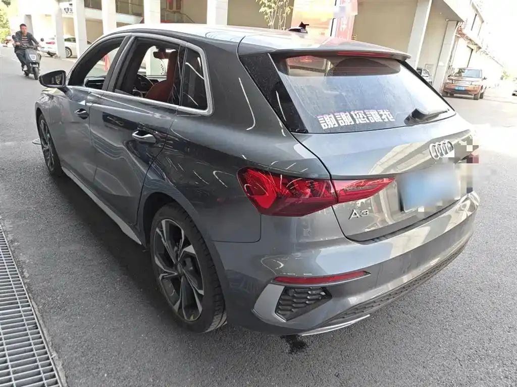 Audi A3 A3 2021 Sportback 35 TFSI Enjoy Life Edition — Voir la photo 5
