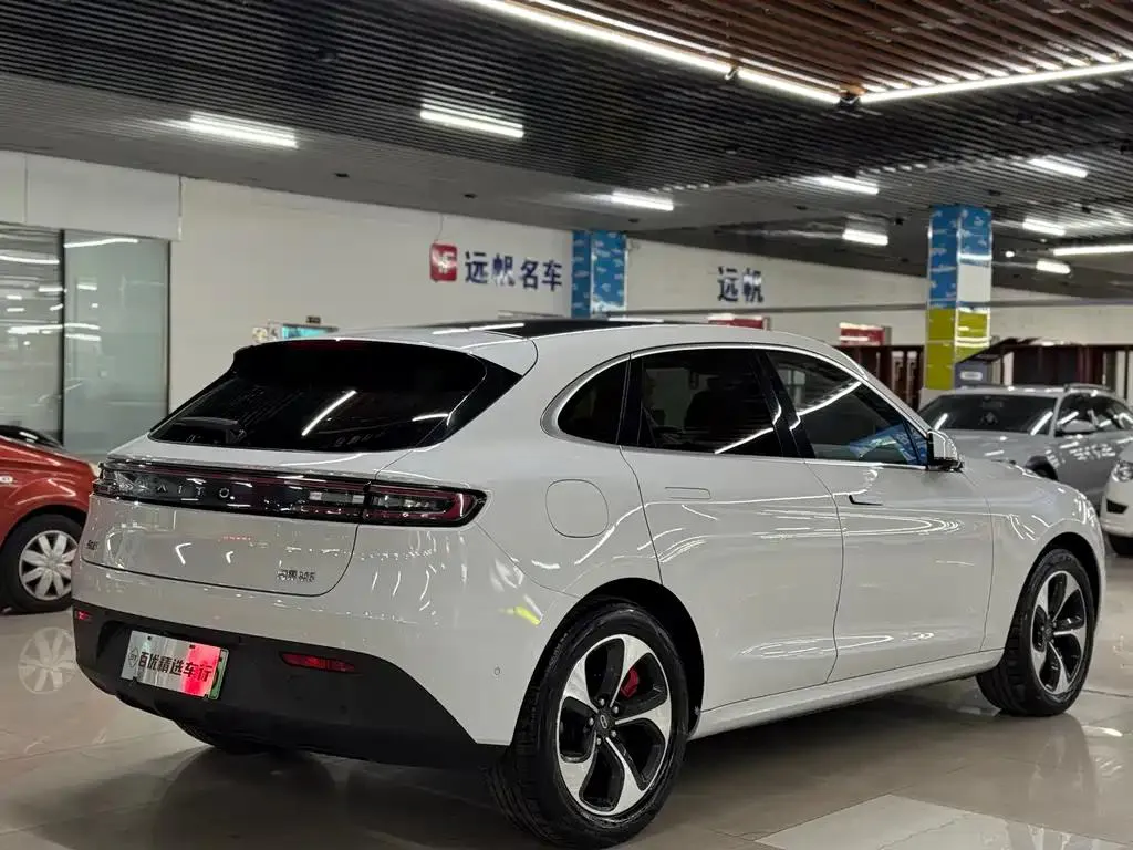 AITO M5 M5 2022 Extended Range 4WD Performance Edition — Смотреть фото 5