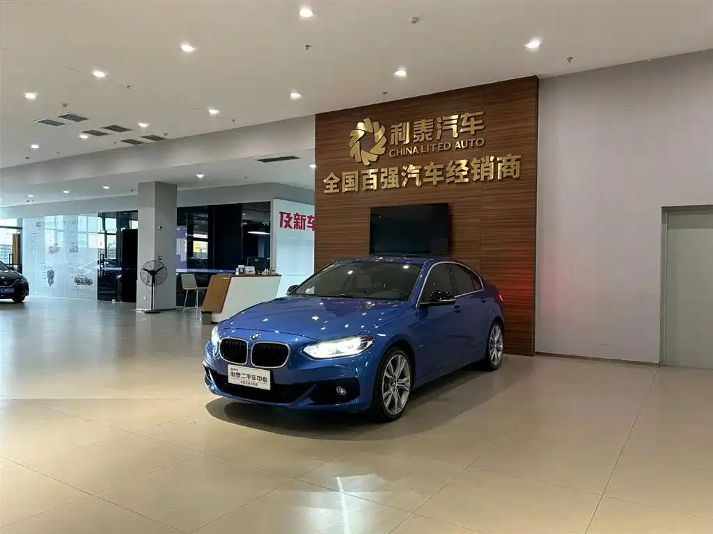 BMW 1 Series 1 Series 2018 120i Design Package — photo 1