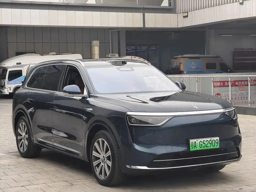 AITO M8 Wenjie M8 2025 Range Extended Max+ Version 53.4kWh 5-Seater — View photo 3