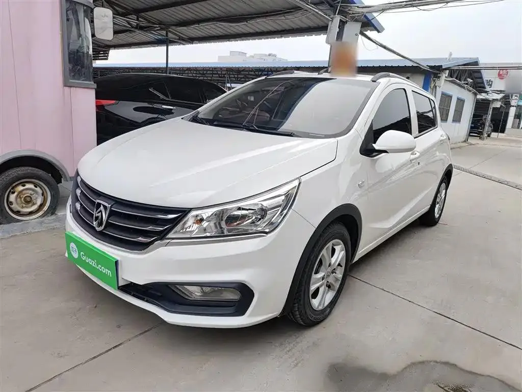 Baojun 310 310 2016 1.2L Manual Fashion Edition — photo 1