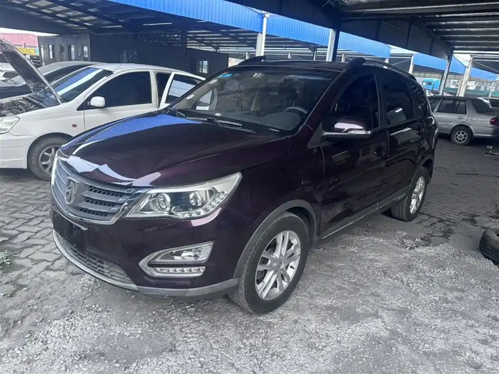 Baojun 560 560 2016 1.8L Manual Comfort Edition — photo 1