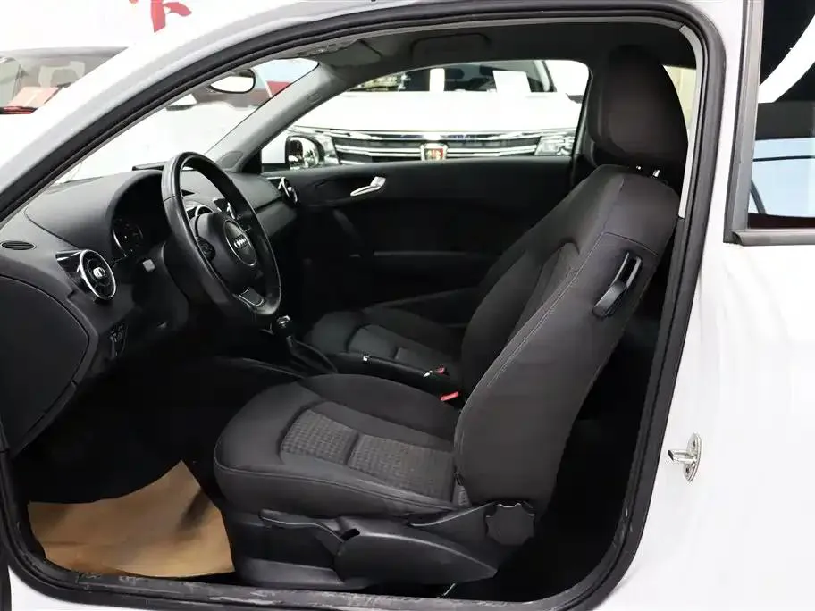 Audi A1 A1 2012 1.4 TFSI Urban — Voir la photo 4