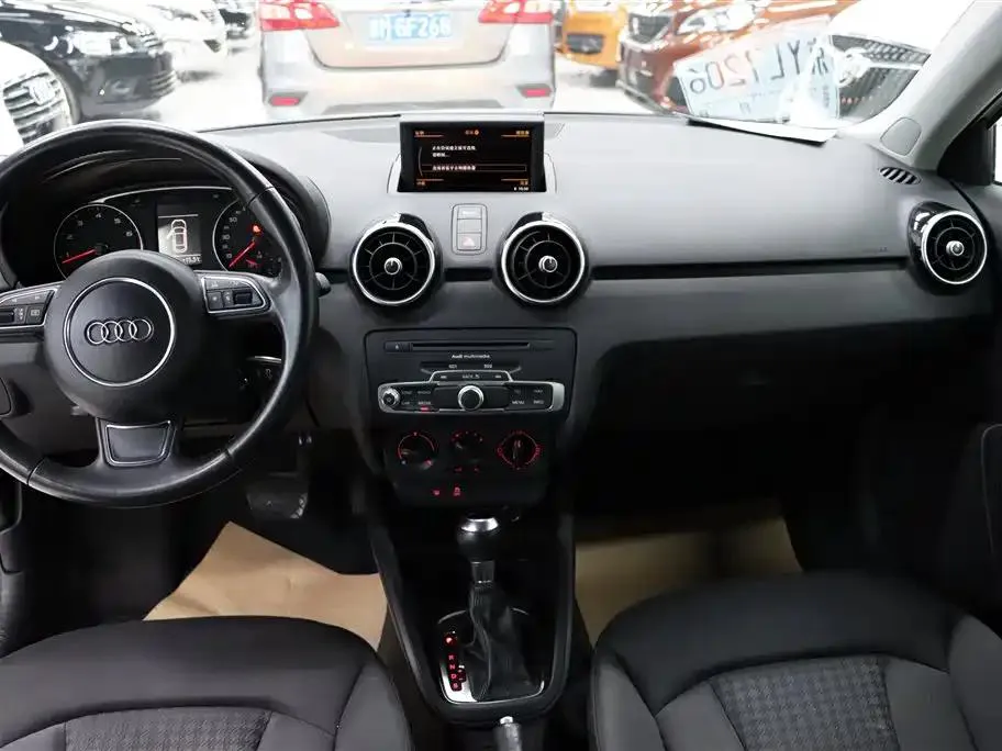 Audi A1 A1 2012 1.4 TFSI Urban — Voir la photo 6
