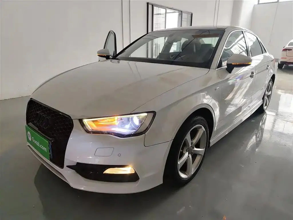 Audi A3 A3 (Imported) 2014 Limousine 40 TFSI S line Luxury — عرض الصورة 2