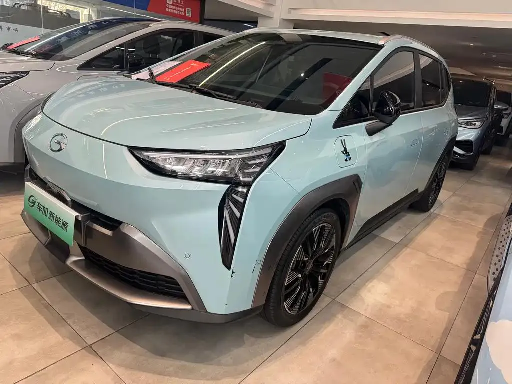 Aion AION Y Y 2022 80 Smart Driving Edition — photo 1