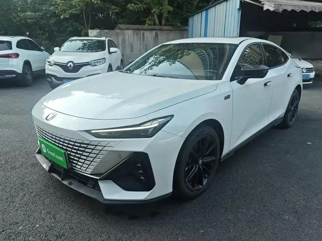 Changan UNI-V iDD UNI-V iDD 2023 iDD 1.5T 113km Smart Fun Edition — photo 1