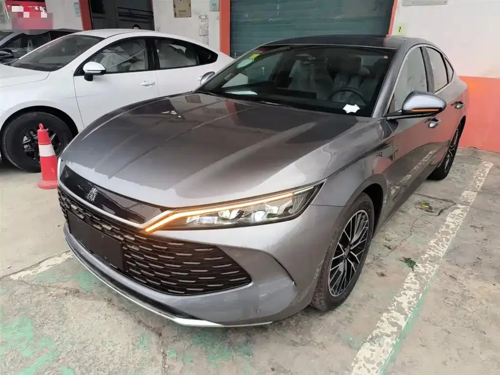 BYD Qin L Qin L 2024 DM-i 120KM Excellence Edition — photo 1