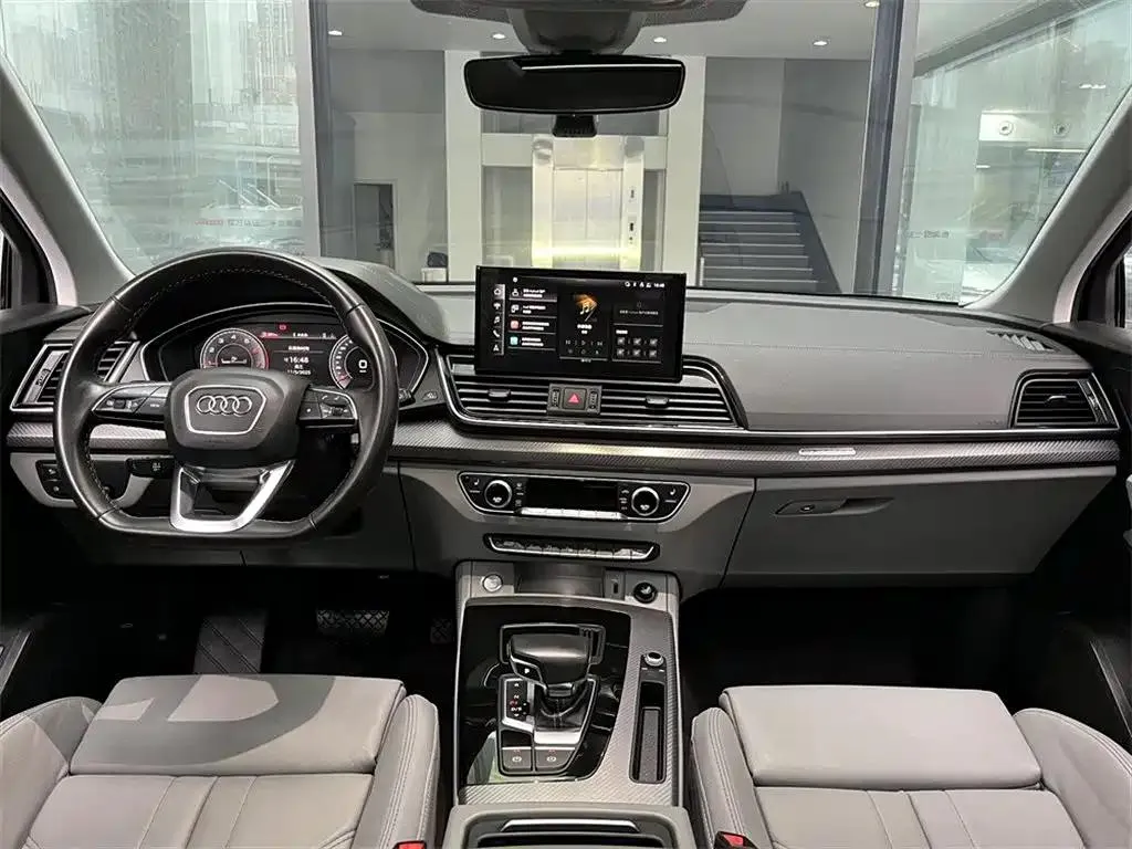 Audi Q5L Q5L 2021 40 TFSI Luxury Dynamic Edition — Voir la photo 6