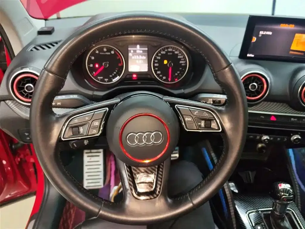 Audi Q2L Q2L 2018 35 TFSI Stylish Dynamic National V — View photo 3