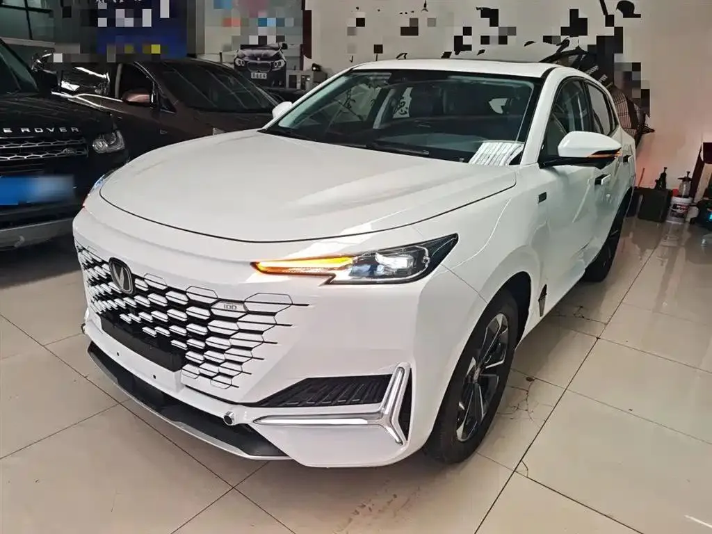 Changan UNI-K iDD UNI-K iDD 2024 iDD 1.5T 135km Smart Fun — photo 1