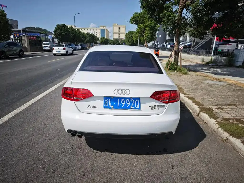 Audi A4L A4L 2012 2.0 TFSI Automatic Technology Edition — View photo 5