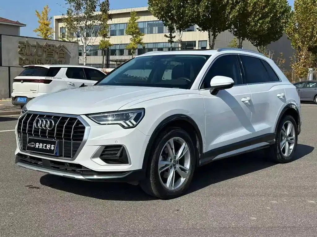 Audi Q3 Q3 2019 35 TFSI Stylish and Elegant — photo 1