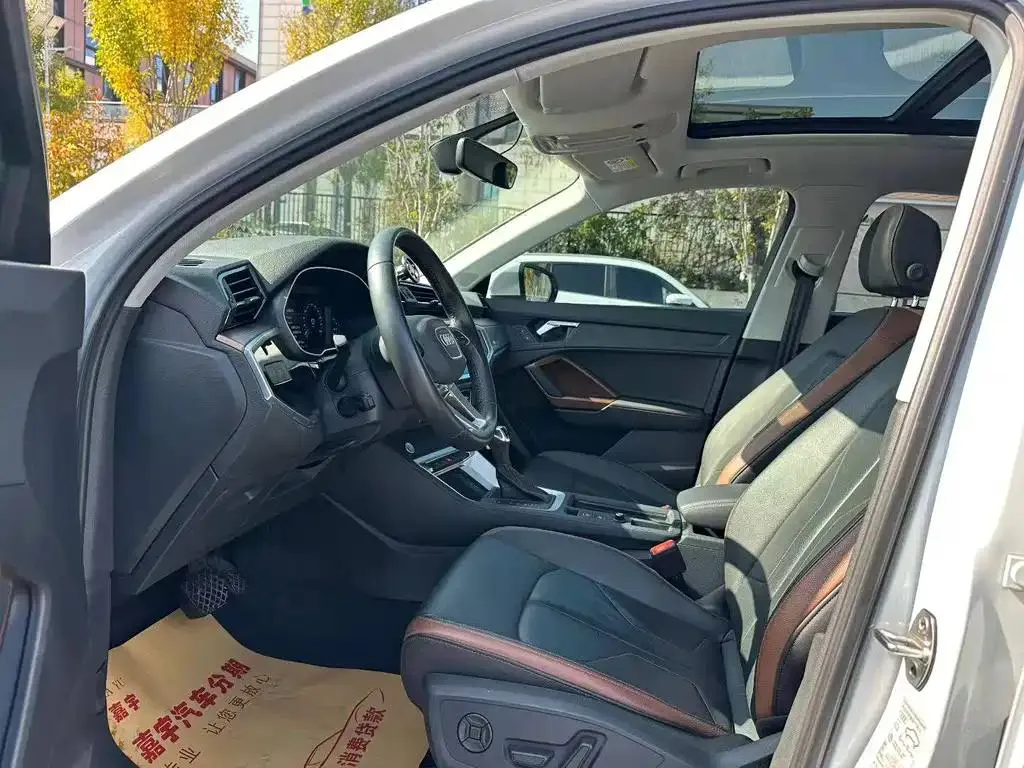 Audi Q3 Q3 2019 35 TFSI Stylish and Elegant — عرض الصورة 4