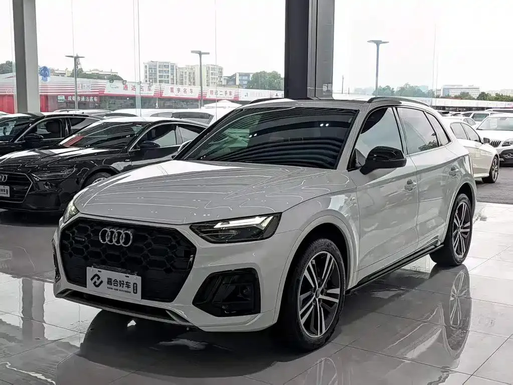Audi Audi Q5L — White