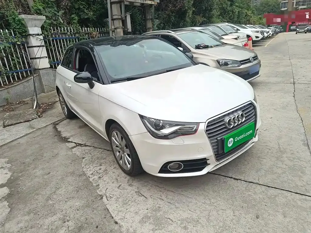 Audi A1 A1 2014 30 TFSI Comfort Edition — Voir la photo 4