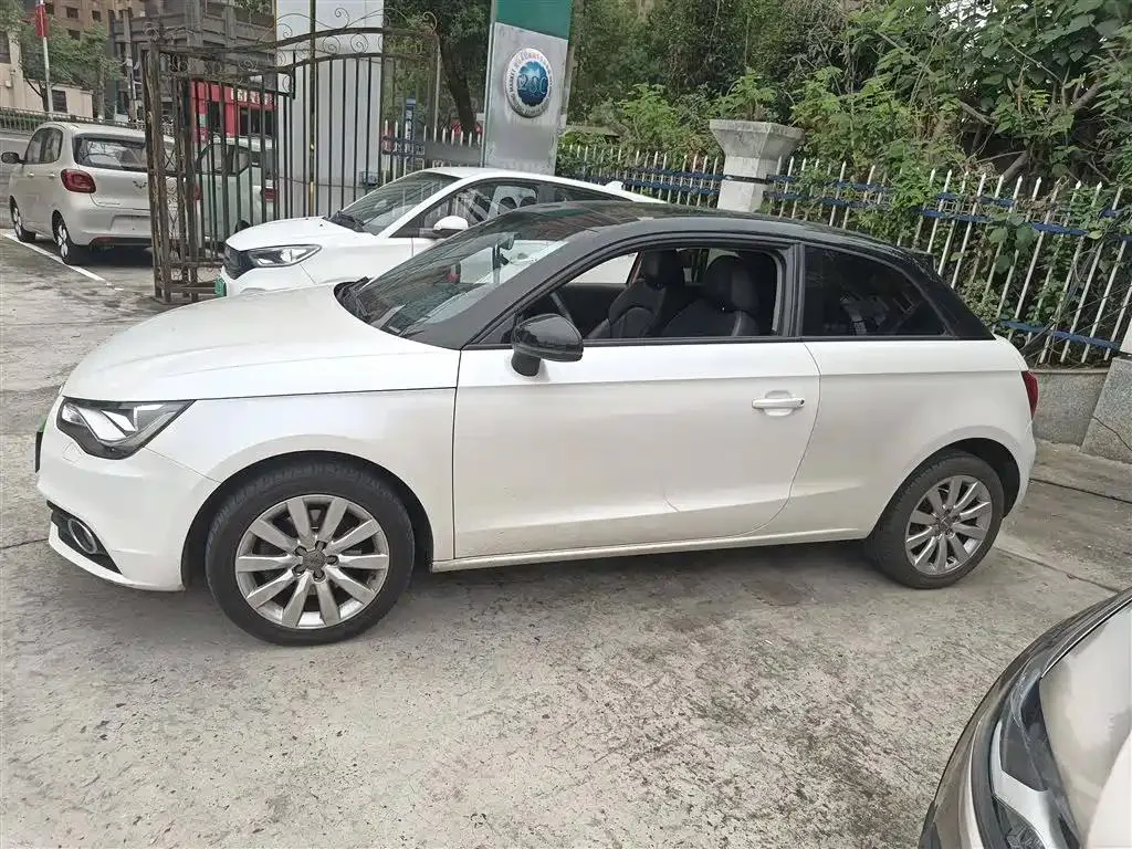 Audi A1 A1 2014 30 TFSI Comfort Edition — Voir la photo 5