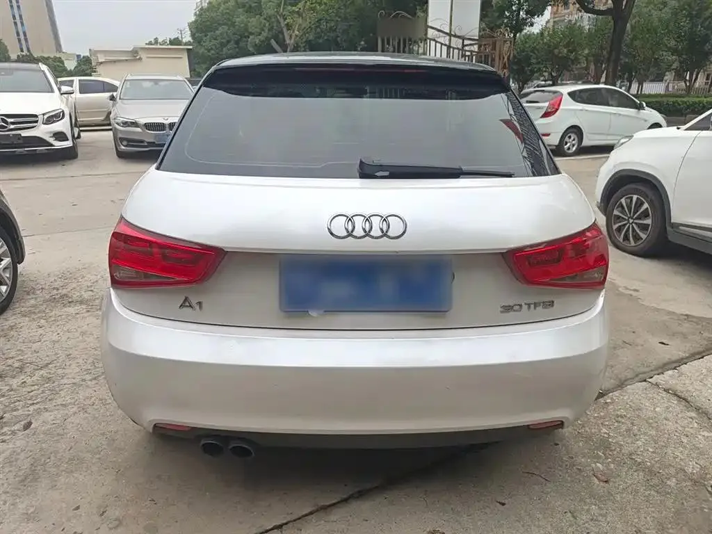 Audi A1 A1 2014 30 TFSI Comfort Edition — Voir la photo 6