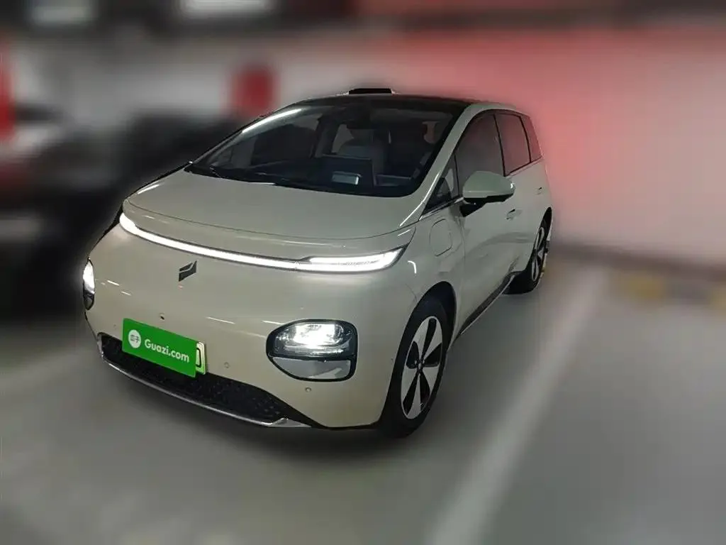 Baojun Yunduo Yunduo 2023 460 Max Lingxi Edition — photo 1