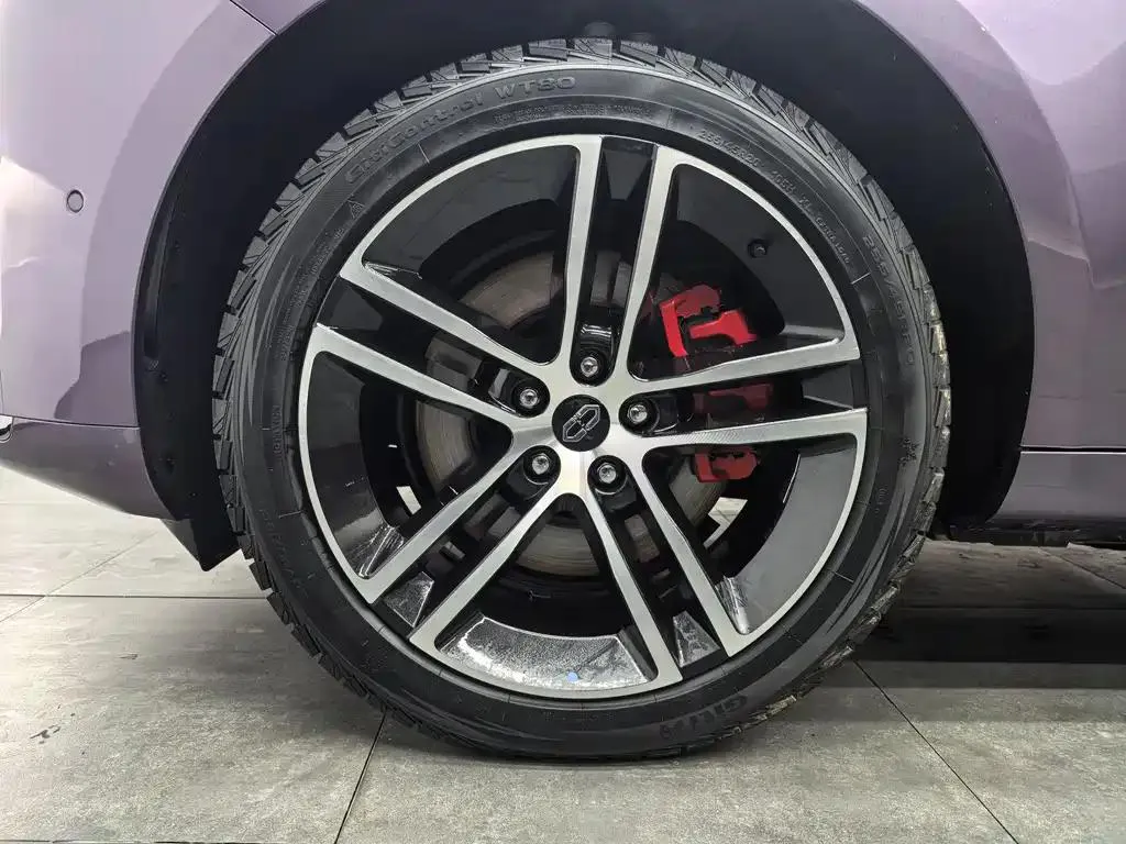 AITO Question AITO M5 2025 Extended Range Ultra 4WD Edition — View photo 6