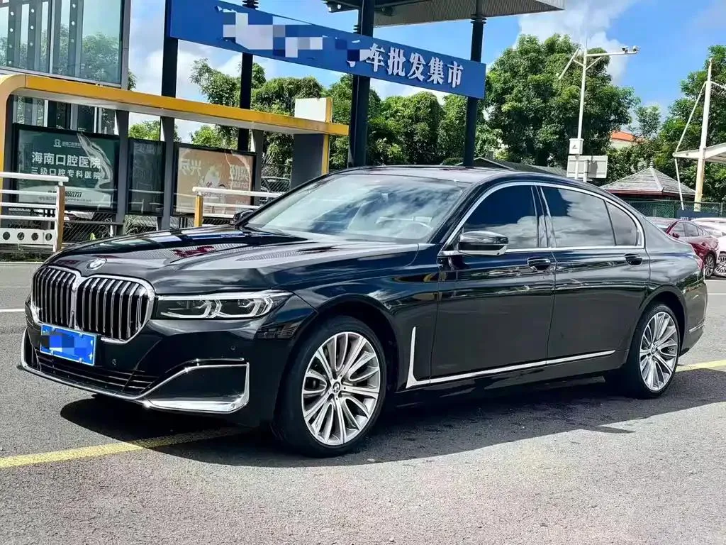 BMW BMW 7 Series — Black