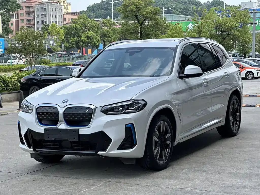 BMW iX3 iX3 2023 Leading Model — photo 1