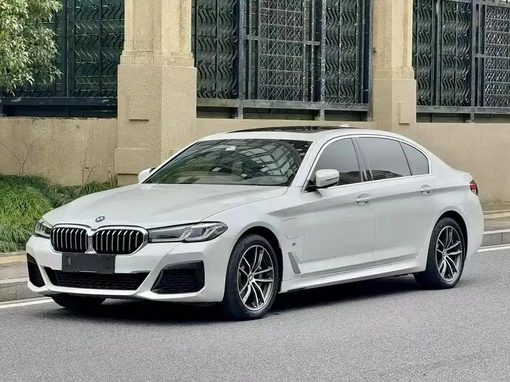 BMW 5 Series 5 Series New Energy 2022 535Le Pioneer Edition M Sports Package — photo 1