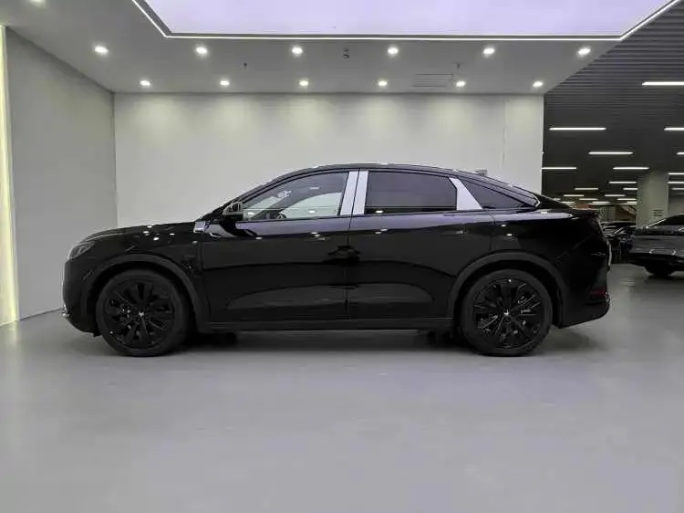 Arcfox ARCFOX αS Jihu Alphard S 2023 603D Forest Edition 320kW — Ver foto 3