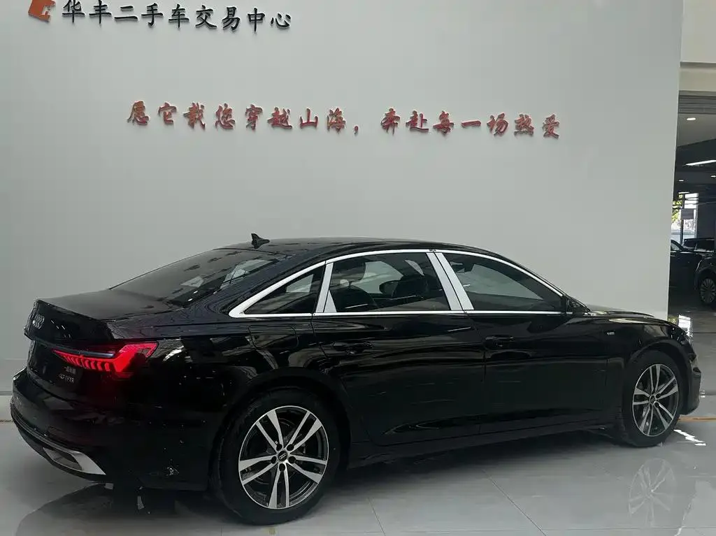 Audi A6L A6L 2025 40 TFSI Luxury Dynamic Edition — Voir la photo 4