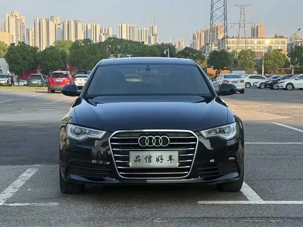 Audi A6L A6L 2012 TFSI Manual Basic Model — Voir la photo 2