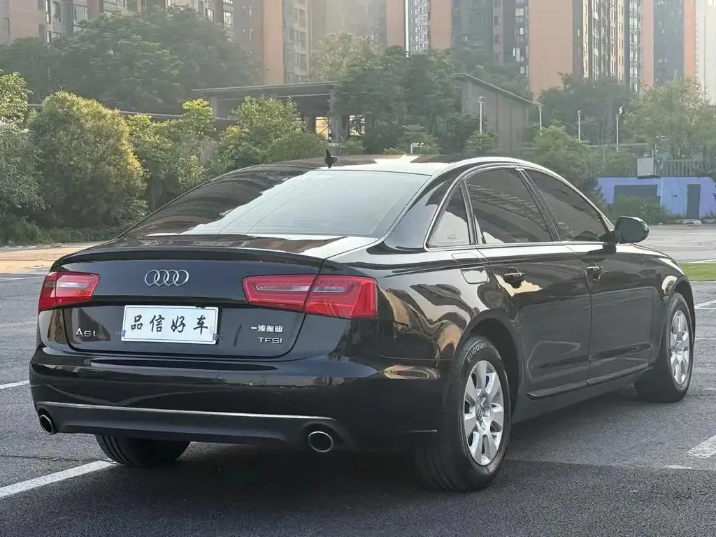 Audi A6L A6L 2012 TFSI Manual Basic Model — Voir la photo 6