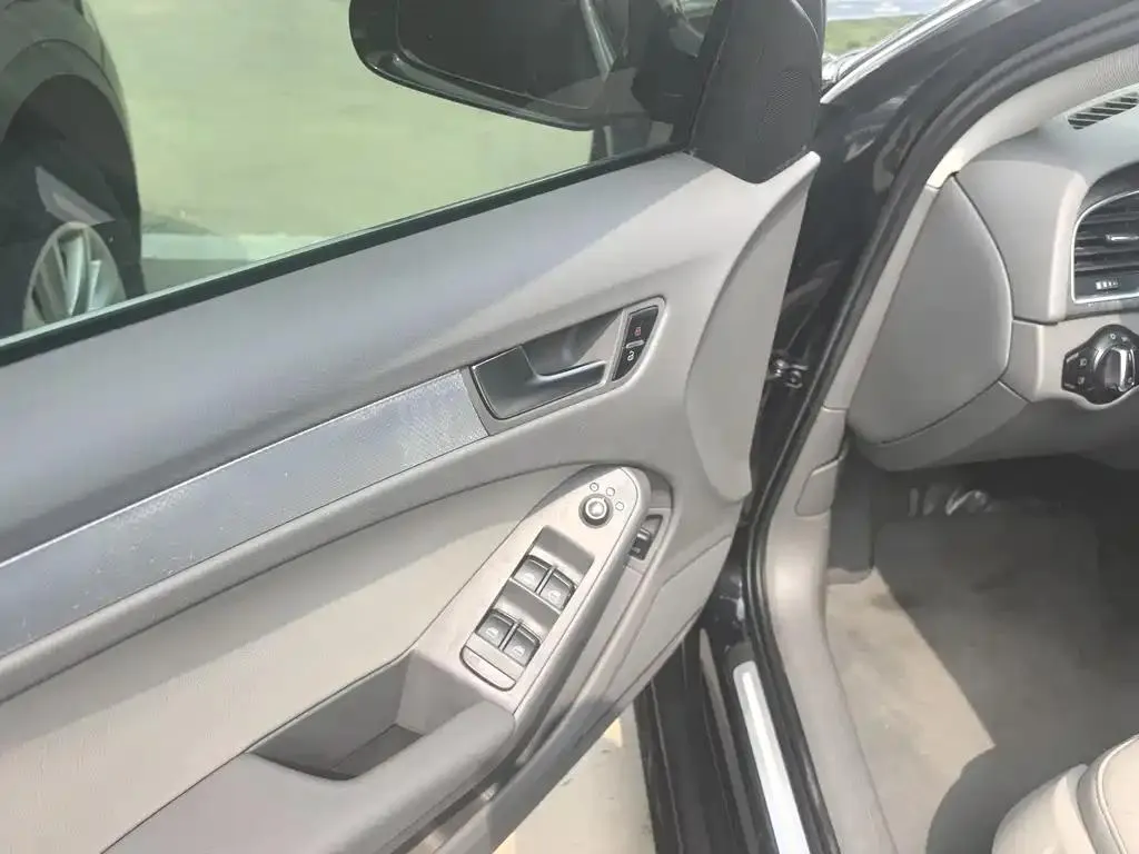 Audi A4L A4L 2009 2.0 TFSI Standard — View photo 5