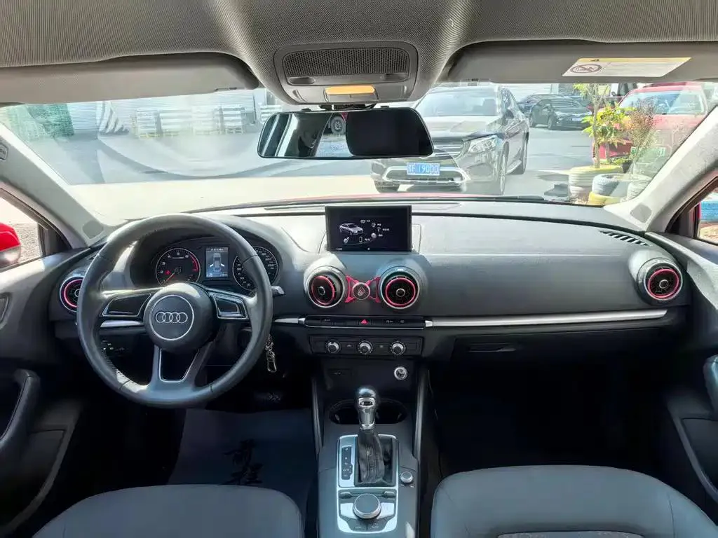 Audi A3 A3 2017 Limousine 35 TFSI Progressive — Voir la photo 6
