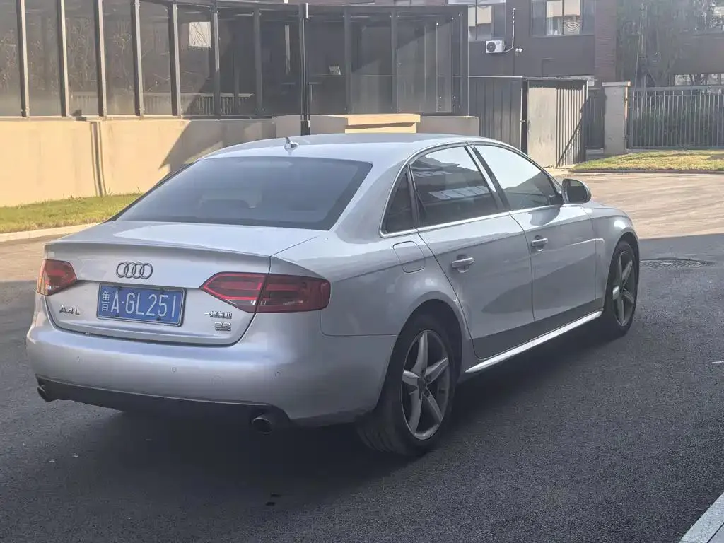 Audi A4L A4L 2009 3.2 FSI quattro Flagship — Voir la photo 5
