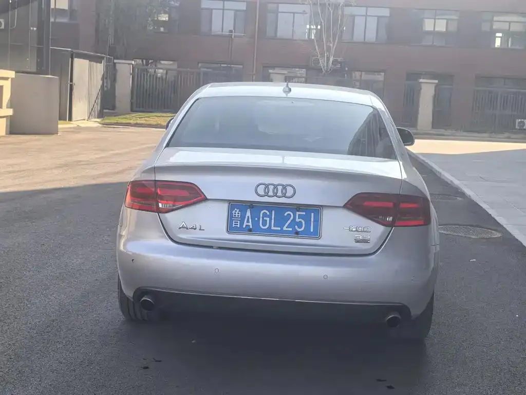 Audi A4L A4L 2009 3.2 FSI quattro Flagship — Voir la photo 6
