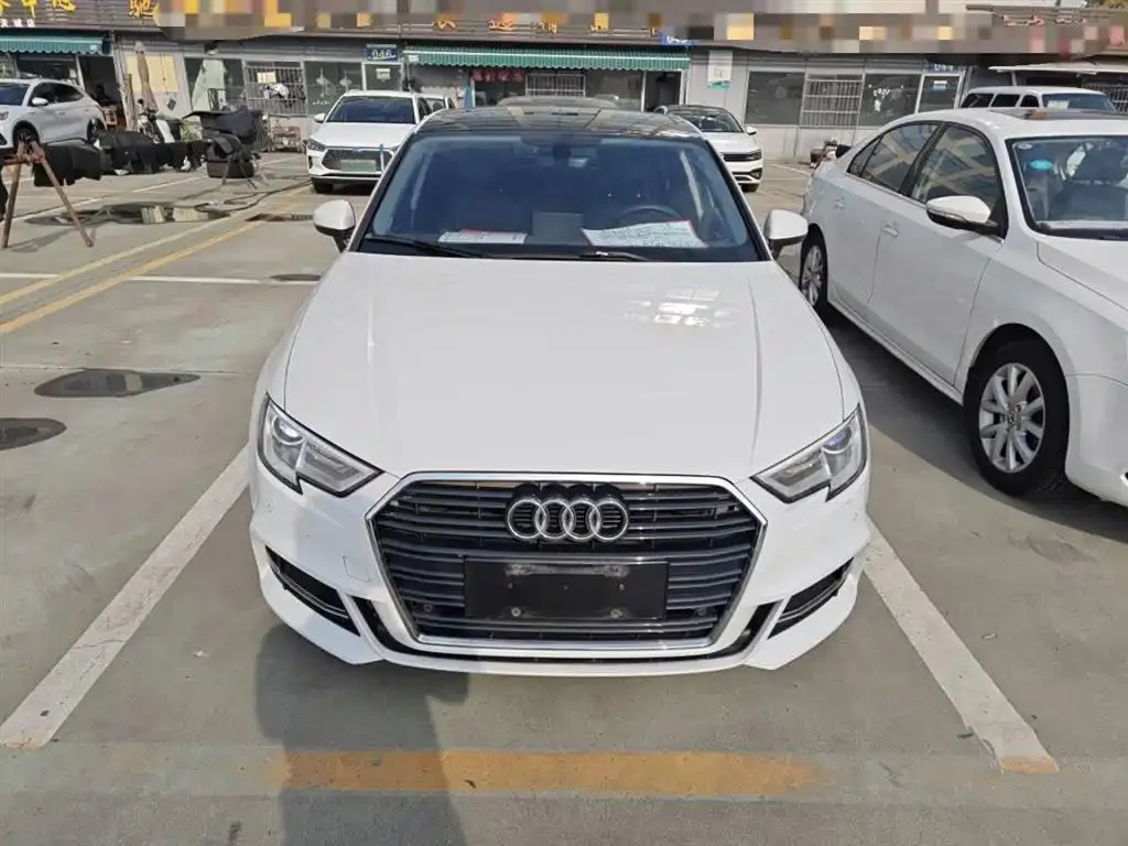 Audi A3 A3 2017 Limousine 35 TFSI Fashion Edition — Voir la photo 3