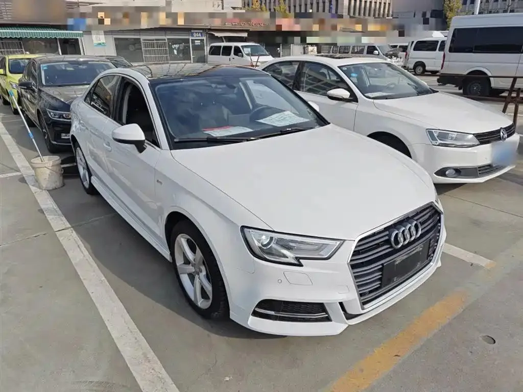 Audi A3 A3 2017 Limousine 35 TFSI Fashion Edition — Voir la photo 4