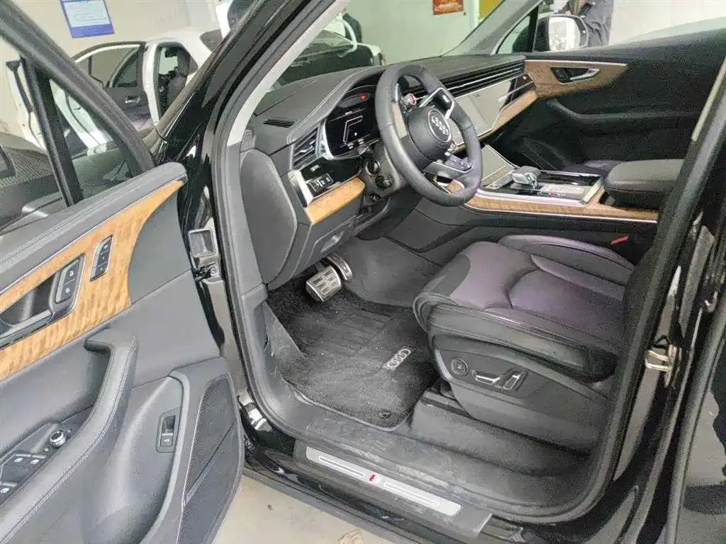 Audi Q7 Q7 2023 55 TFSI quattro S Premium Edition — Ver foto 4
