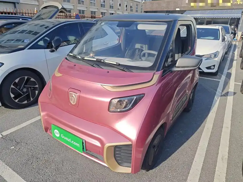 Baojun Baojun E200 — Red