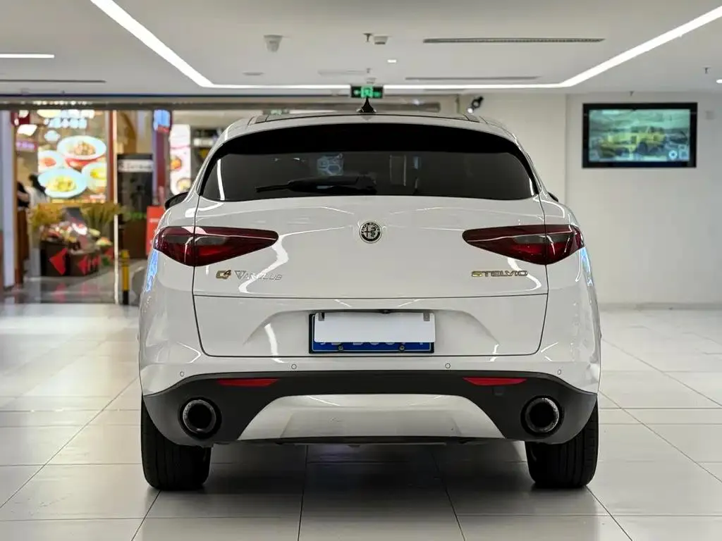 Alfa Romeo Stelvio Stelvio 2017 2.0T 200HP Elite Edition — Ver foto 6
