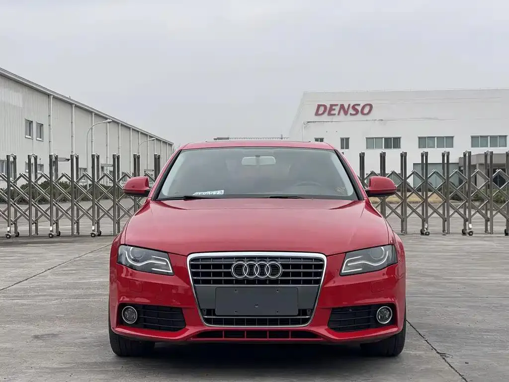 Audi A4L A4L 2010 2.0 TFSI Luxury — Voir la photo 2