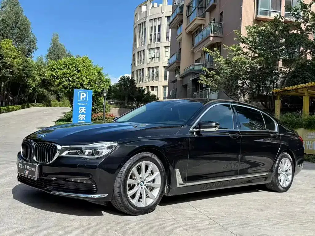 BMW BMW 7 Series — Black